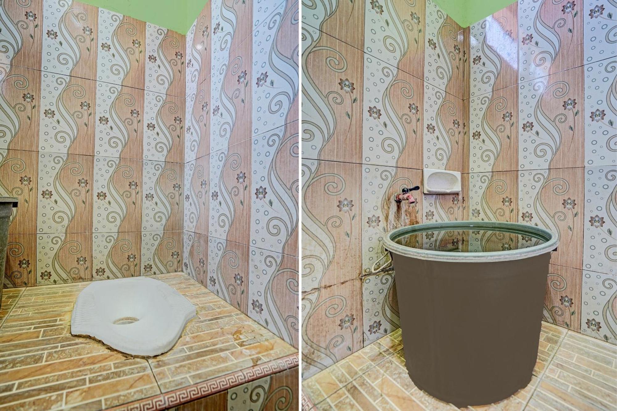 Отель Spot On 91716 Kost Yy Syariah Mojokerto Экстерьер фото